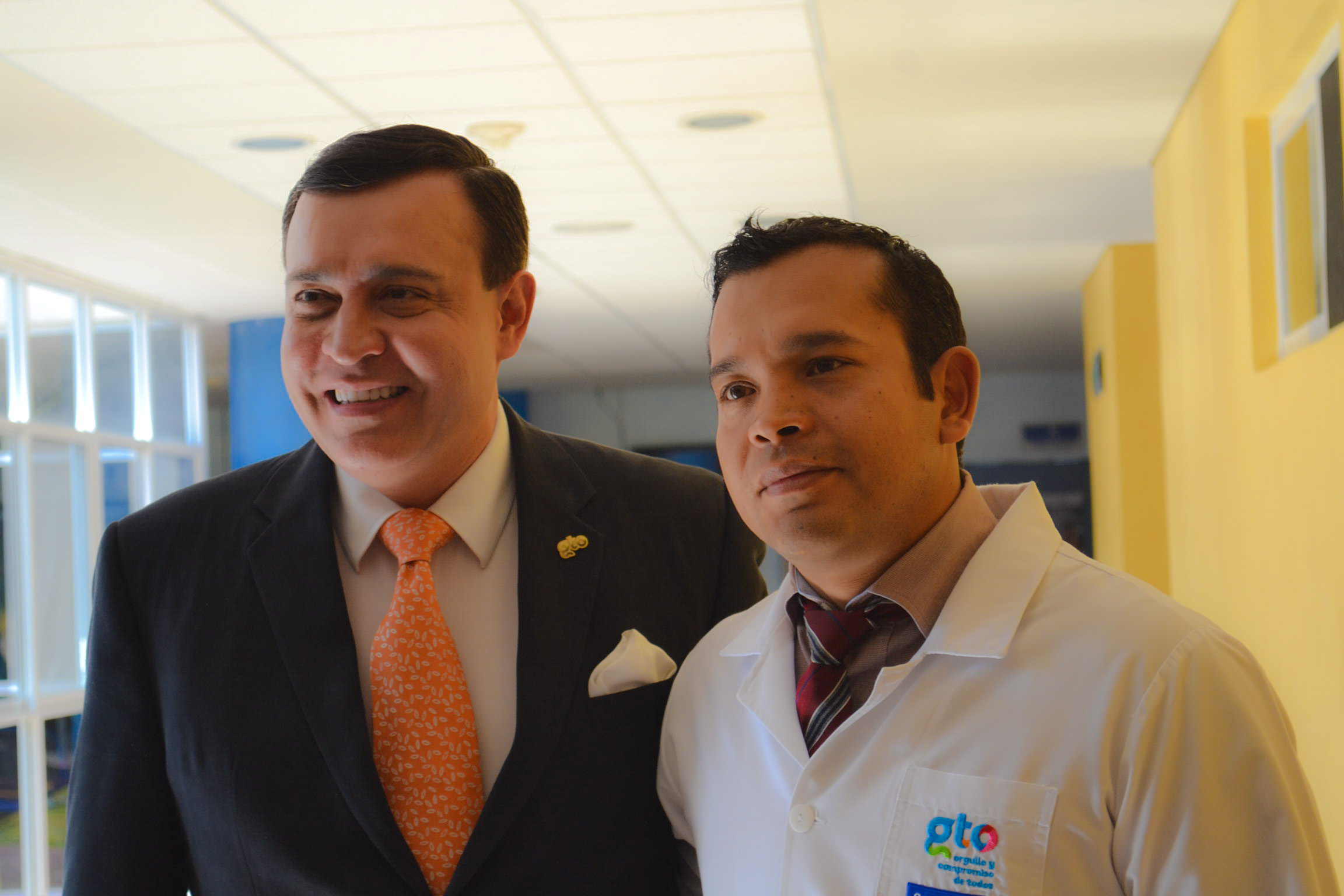 SSG presenta a nuevo Director del Hospital General de Valle de Santiago.