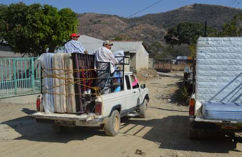 Mexicanos son forzados por el Estado a abandonar sus lugares de residencia.