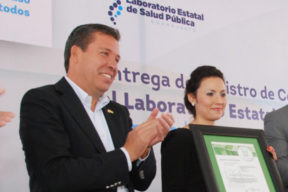 Gobernador-y-directora-1-615x300@2x