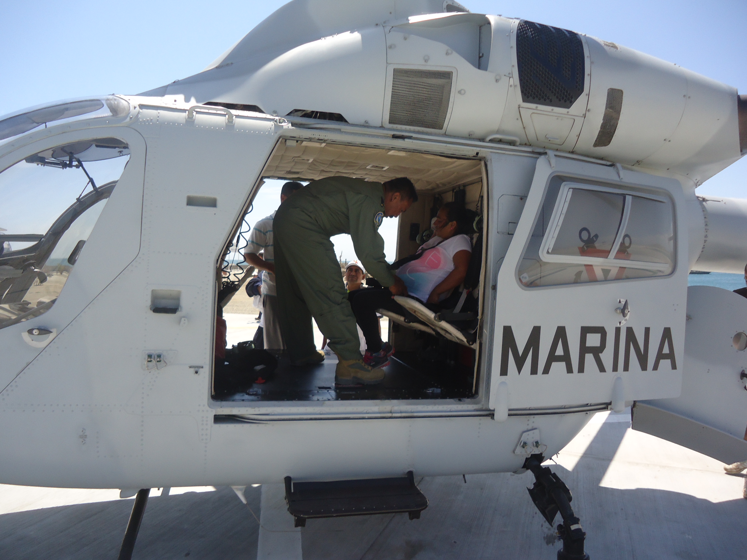 MUJER DA A LUZ EN HELICÓPTERO DE LA ARMADA DE MÉXICO.