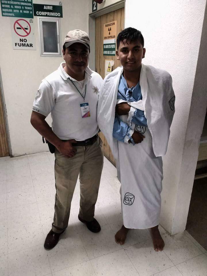 HEROICO RESCATE DE MUJER POR PARTE DE  ELEMENTOS DE TRÁNSITO DE LEÓN
