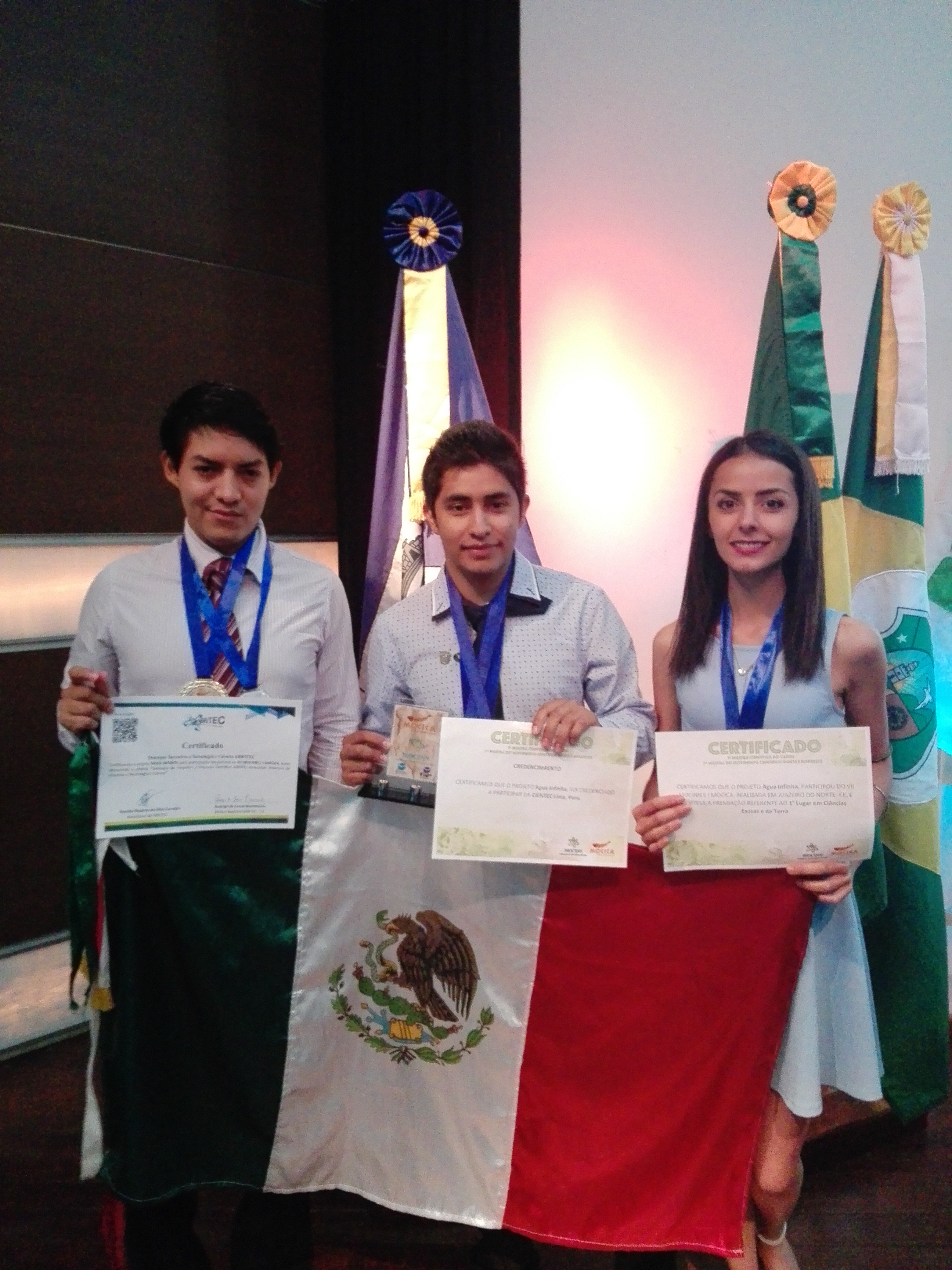 Estudiantes de la UG  ganan oro en Brasil por prototipo para tratar aguas residuales
