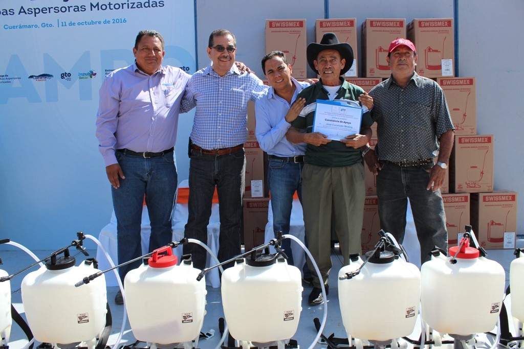 SDAyR mejora los procesos de producción con la entrega de implementos agrícolas.