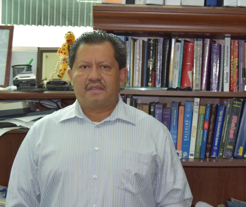 Dr. Julián Moisés Estudillo Ayala