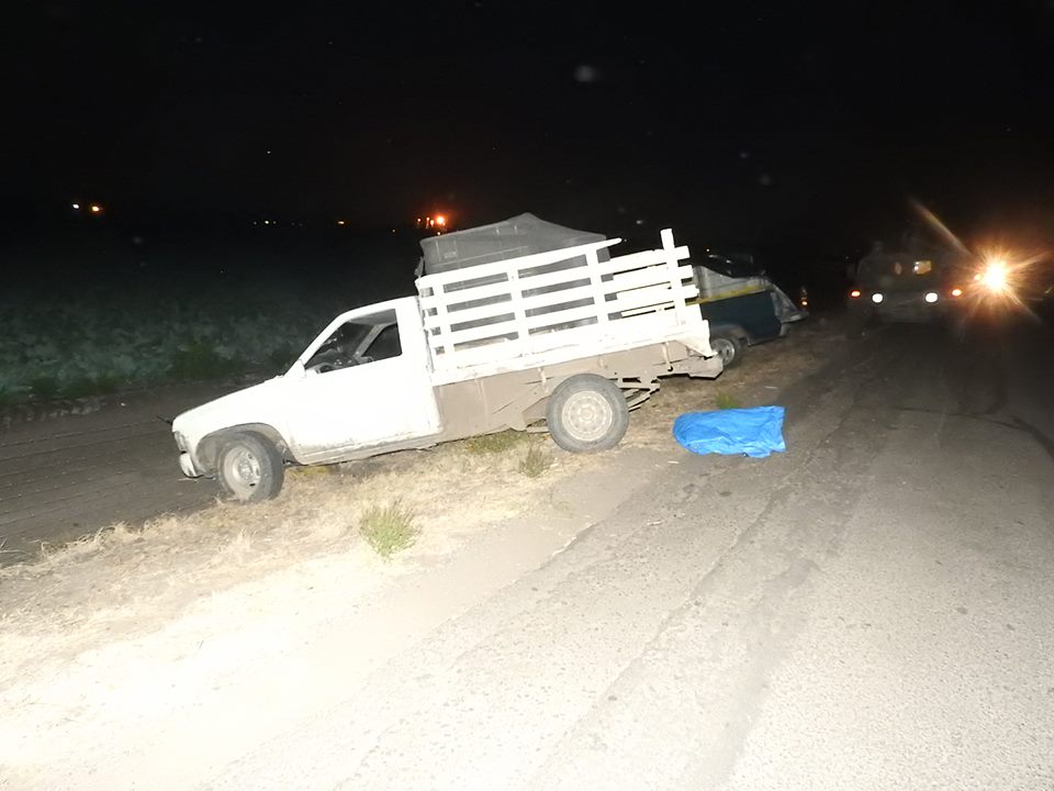 Aseguran camionetas con contenedores.