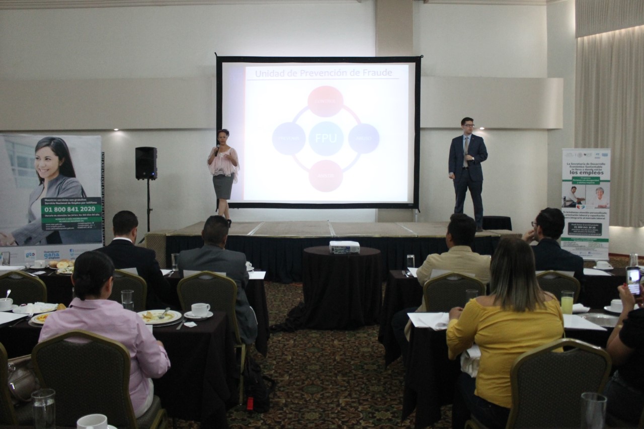 Promueve SDES empleo en el extranjero