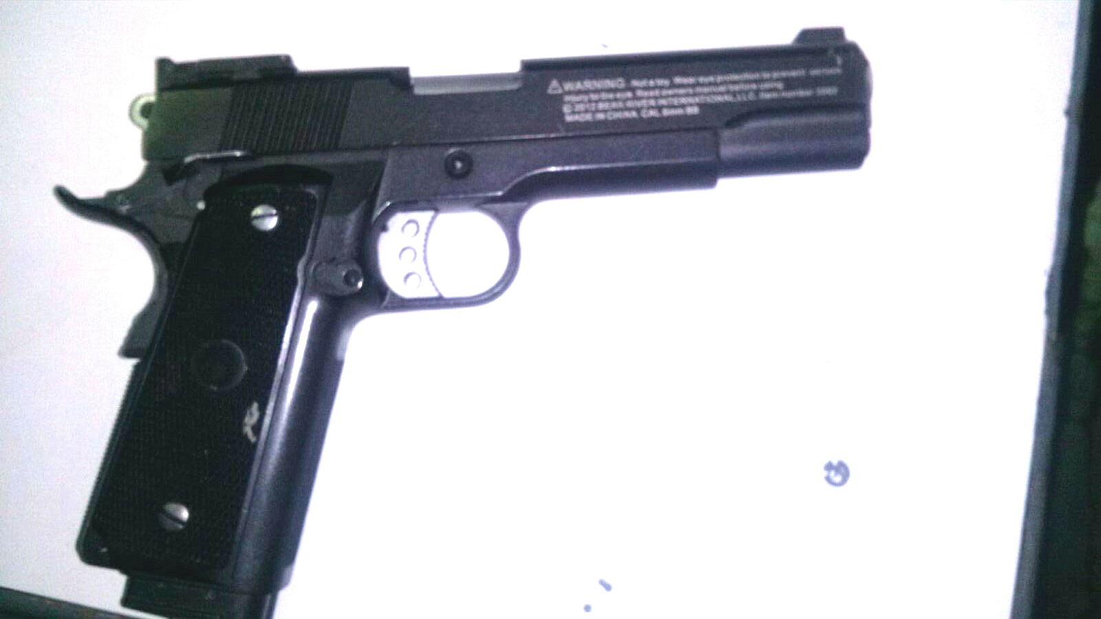 #Nacional NIÑO ACUDE A LA PRIMARIA CON UNA PISTOLA.