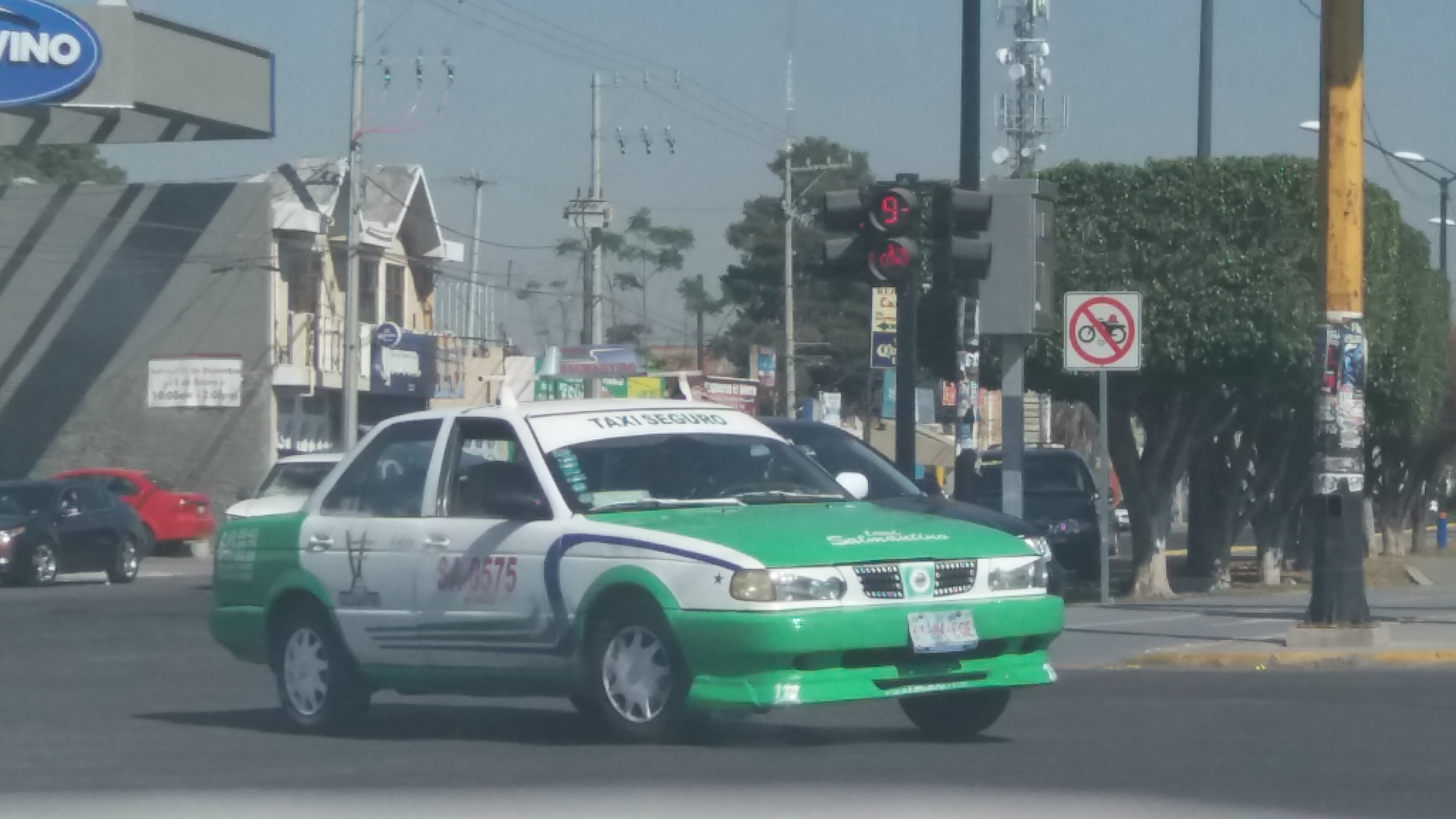 CONSIDERAN TAXISTAS SU OFICIO UNO DE LOS MÁS INSEGUROS