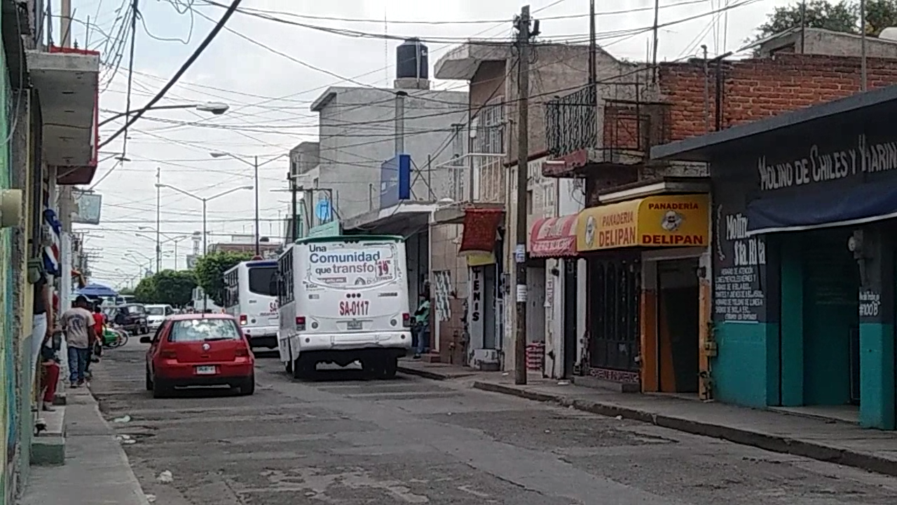 TEMEN REPRESALIAS HABITANTES Y COMERCIANTES DE LA CALLE AVENIDA DEL TRABAJO POR DELATAR A JÓVENES DELINCUENTES