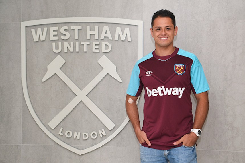 LONDON, ENGLAND - JULY 24:  Javier Hernandez poses as he is unveiled as a West Ham United player on July 24, 2017 in London, England.  (Photo by West Ham United FC/West Ham United via Getty Images)