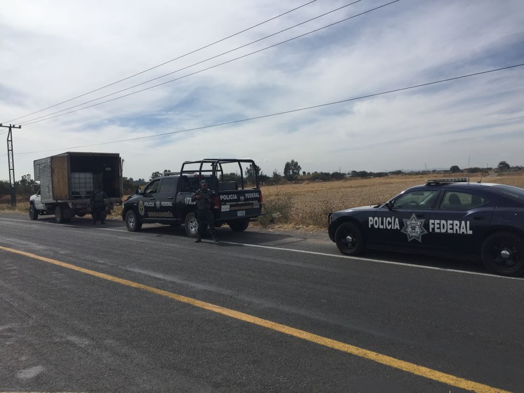 POLICIA FEDERAL RECUPERA VEHÍCULOS E HIDROCARBURO