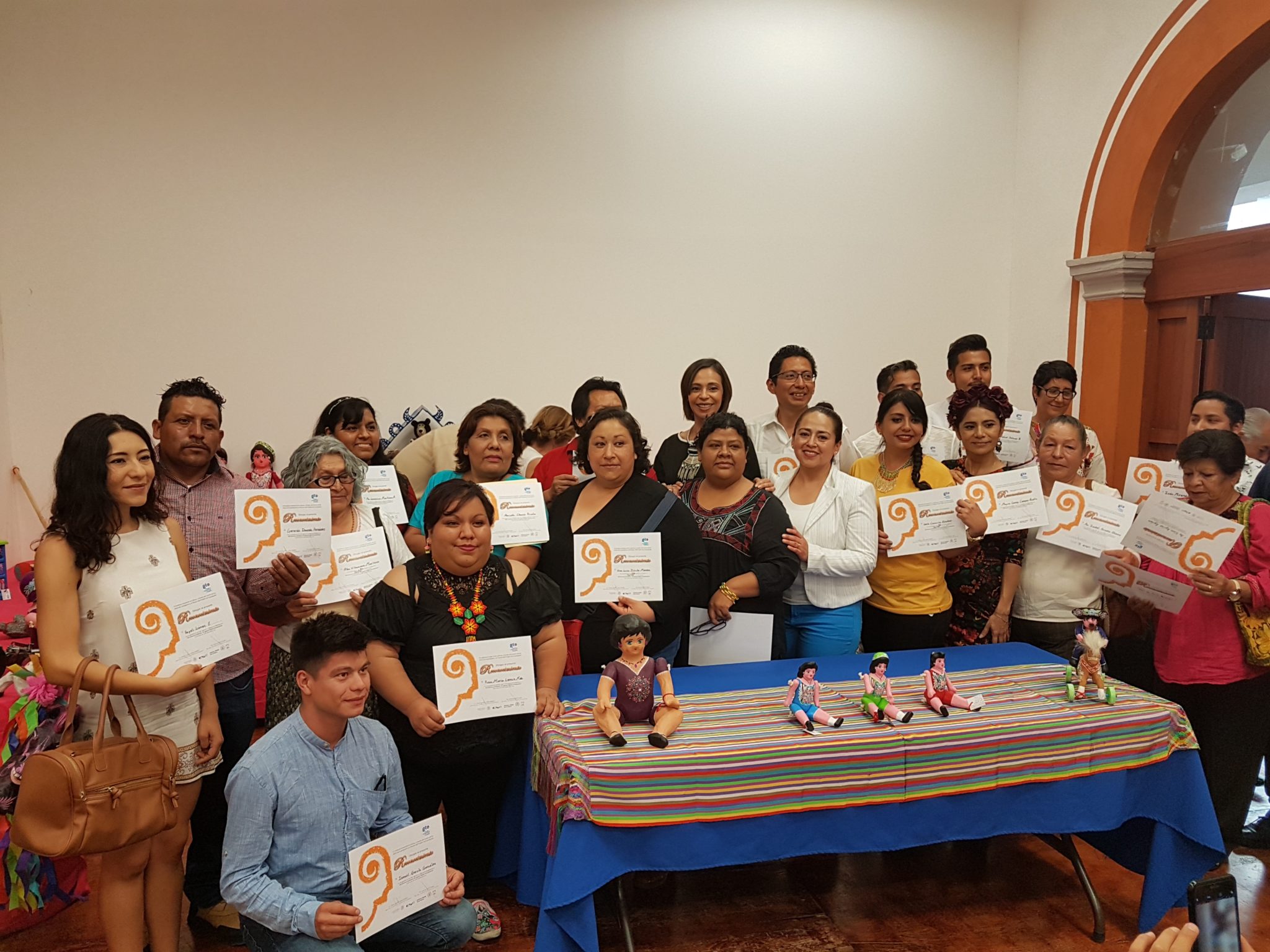 CEARG Premia a artesanos de juguetería popular