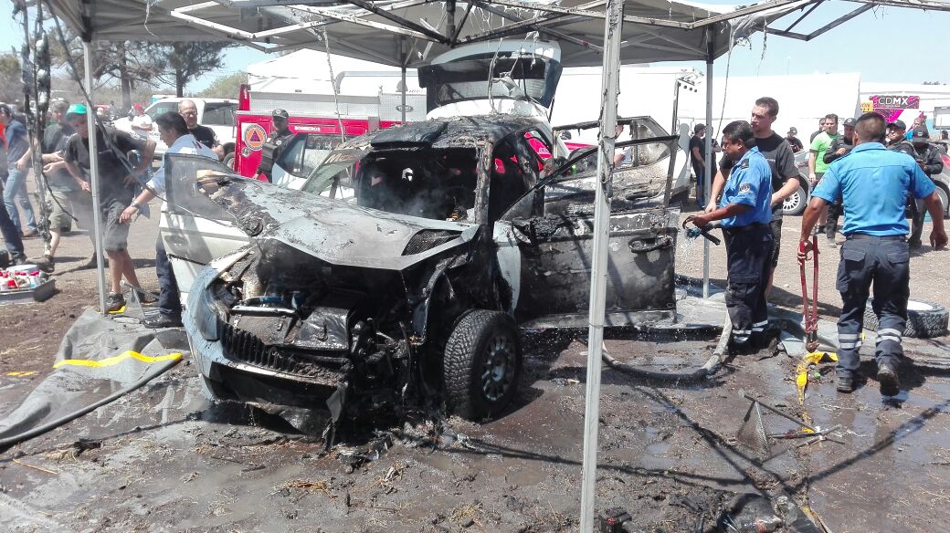 No llega ni al arranque, vehículo de piloto mexicano se incendió durante  pruebas