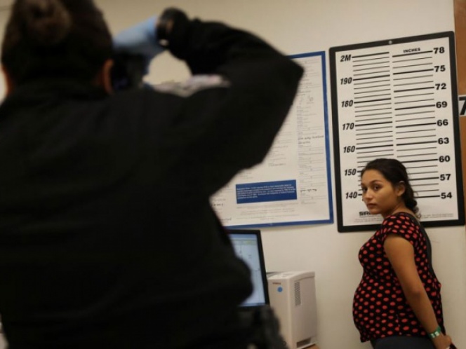 Podrá ‘la migra’ detener a inmigrantes embarazadas