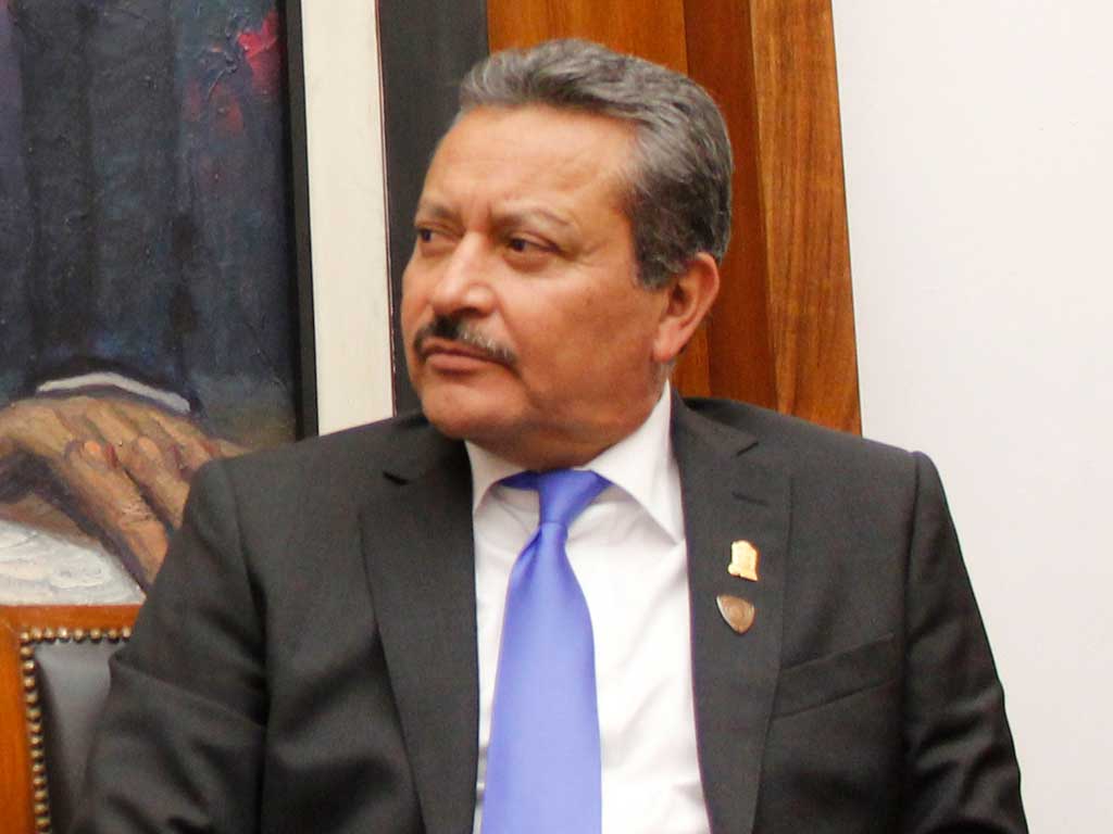 APARECE PROPAGANDA PARA «CORRER» AL ALCALDE DE IRAPUATO.