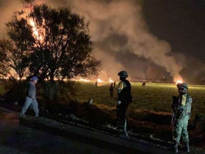 EXPLOTÓ TOMA CLANDESTINA, SE CONFIRMAN AL MENOS 20 MUERTOS.