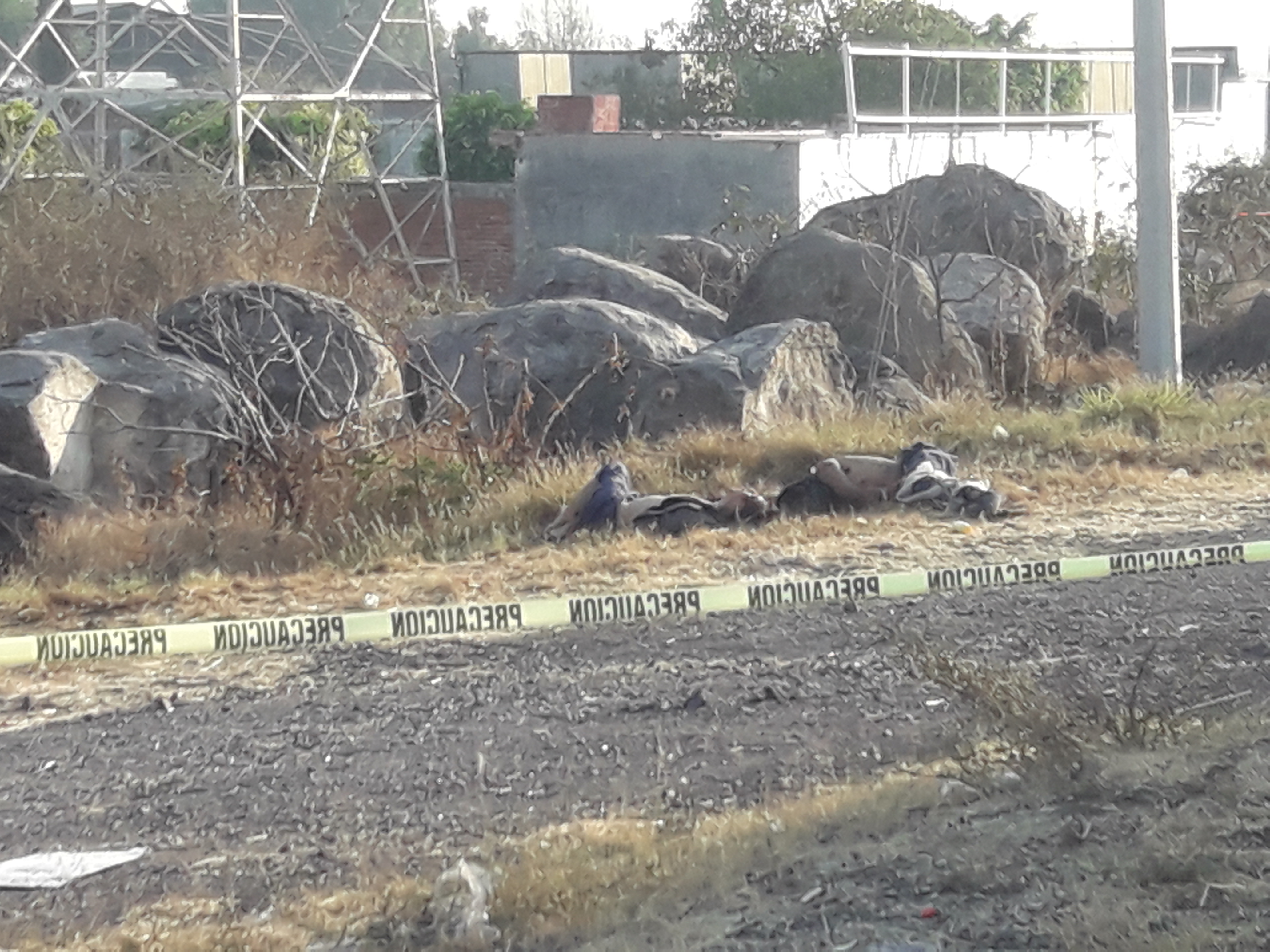 LOCALIZAN DOS CUERPOS SOBRE LIBRAMIENTO CELAYA- VALLE DE SANTIAGO