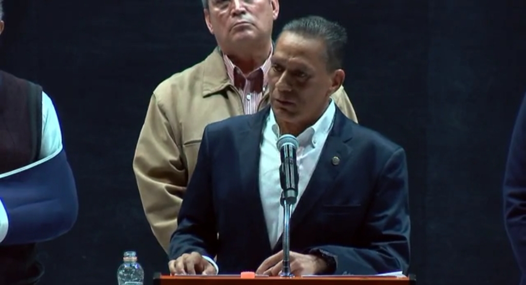 RECTOR DE LA UG SE DISCULPA POR NO ESTAR «A LA ALTURA».