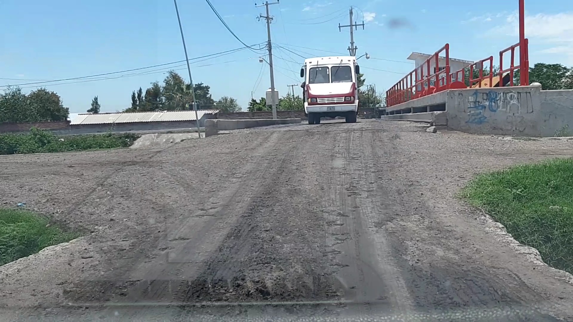 EN COMUNIDAD DE VALENCIA, URGE MEJORA DE CAMINOS