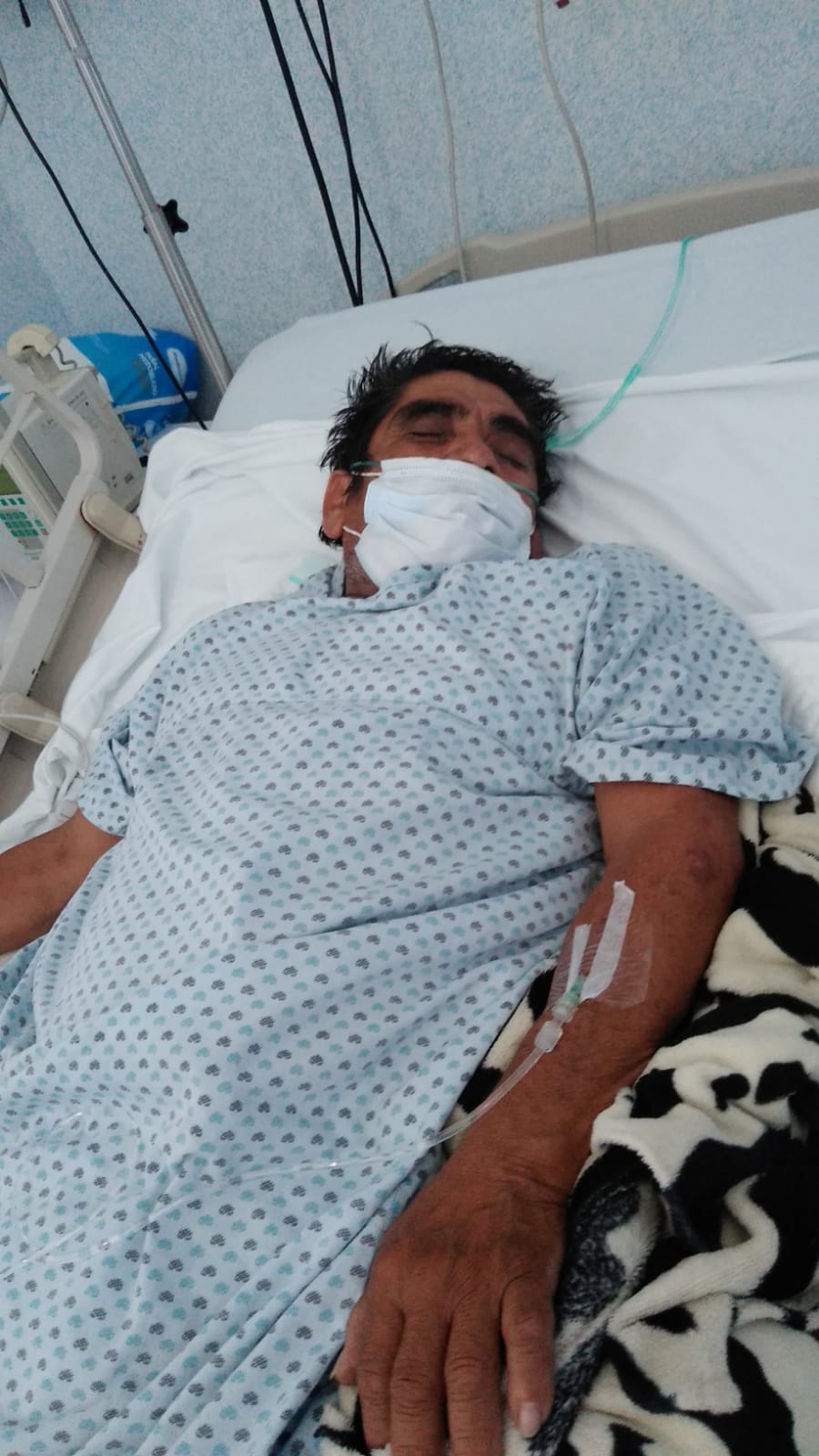 SALMANTINO PIDE APOYO PARA COMPRAR CAMA HOSPITALARIA.