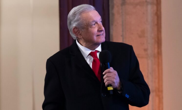 PRESIDENTE EXHORTA A FUNCIONARIOS PÚBLICOS A IMPULSAR EN EQUIPO LA CUARTA TRANSFORMACIÓN