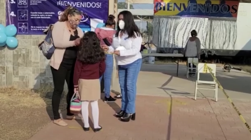 SÁBADO COMIENZA VACUNACIÓN 💉 DE REFUERZO PARA MAESTROS 🧑‍🏫
