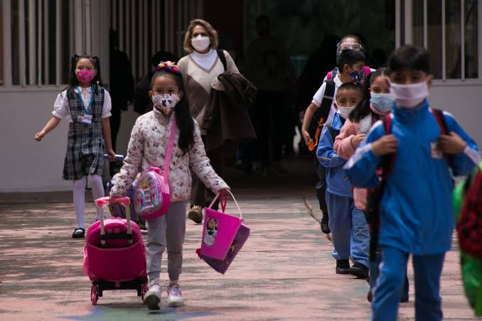 ¡REGRESO A CLASES VIRTUALES! ALREDEDOR DE 500 ESCUELAS DE LA CIUDAD DE MÉXICO REPORTAN CASOS DE COVID-19 ENTRE ALUMNOS Y PERSONAL
