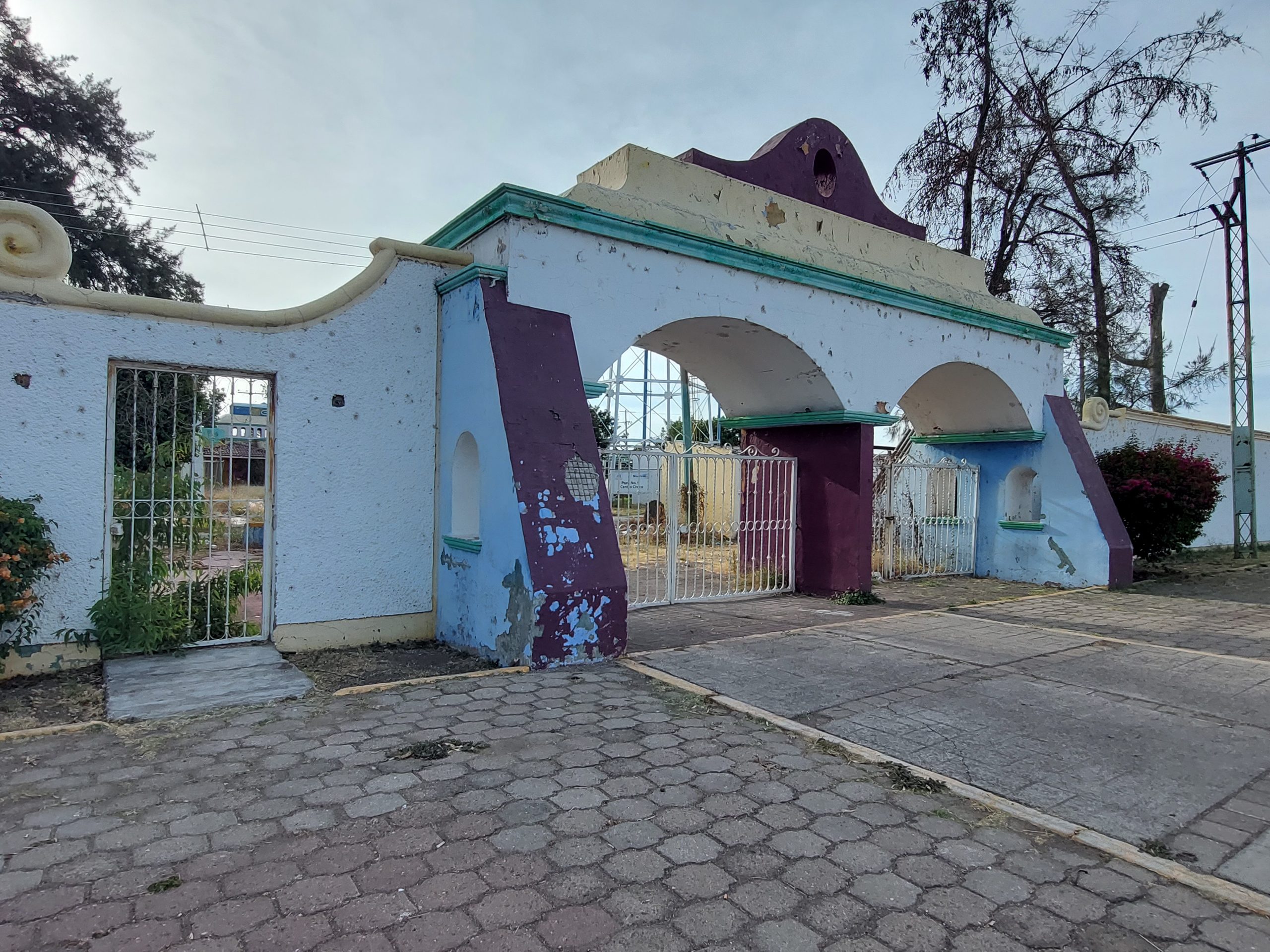 NO HUBO ESPACIO DIGNO PARA LA FERIA