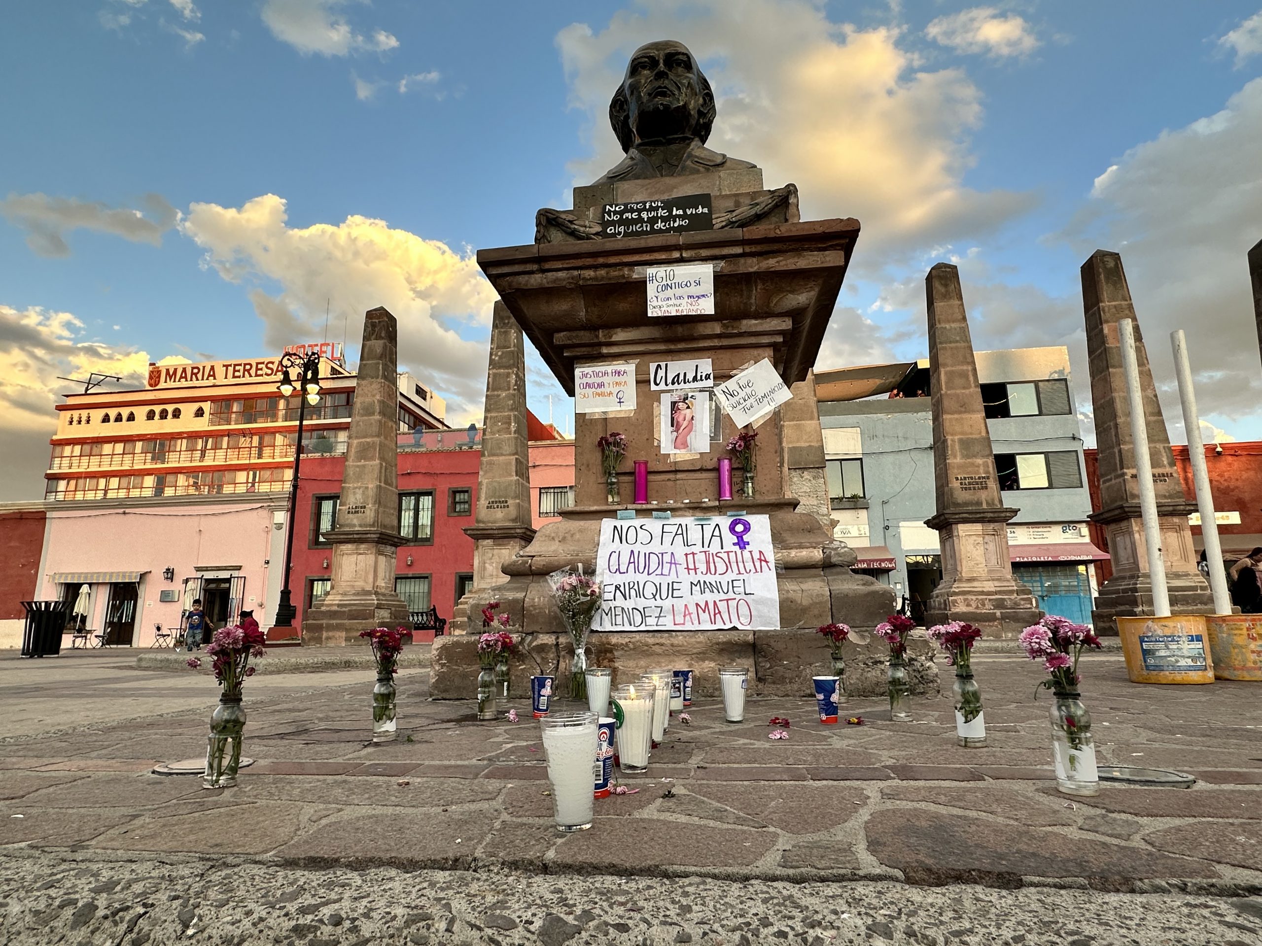 CON MANIFESTACIÓN PACÍFICA, EXIGEN JUSTICIA POR CLAUDIA CANO EN SALAMANCA.