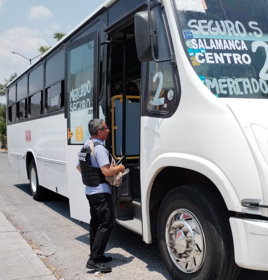 POLICÍA DE SALAMANCA BRINDA SEGURIDAD Y VIGILANCIA EN EL TRANSPORTE PÚBLICO