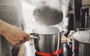 #Salud FUMAR MIENTRAS COCINAS: ¿UN SABOR PELIGROSO EN TU COCINA?