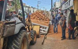 #Salamanca SE ABRE SOCAVÓN EN LA CALLE COMONFORT, COLONIA GUANAJUATO