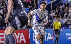 ELÍAS LUNA, TALENTOSO FUTBOLISTA SALMANTINO DEBUTA EN LA LIGA DE…