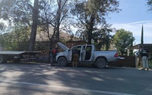 💥 LOCALIZAN CAMIONETA ABANDONADA Y CON LÍQUIDO HEMÁTICO EN INMEDIACIONES…