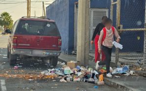 📌BASURA EN PLAZA COMERCIAL PONE EN RIESGO A ESTUDIANTES @cinépolis