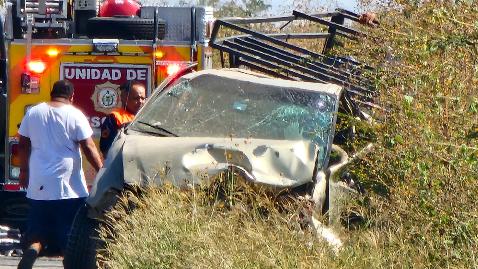 FATAL ACCIDENTE EN CARRETERA SALAMANCA-JUVENTINO ROSAS, DEJA DOS PERSONAS SIN VIDA Y A TRES MÁS LESIONADOS