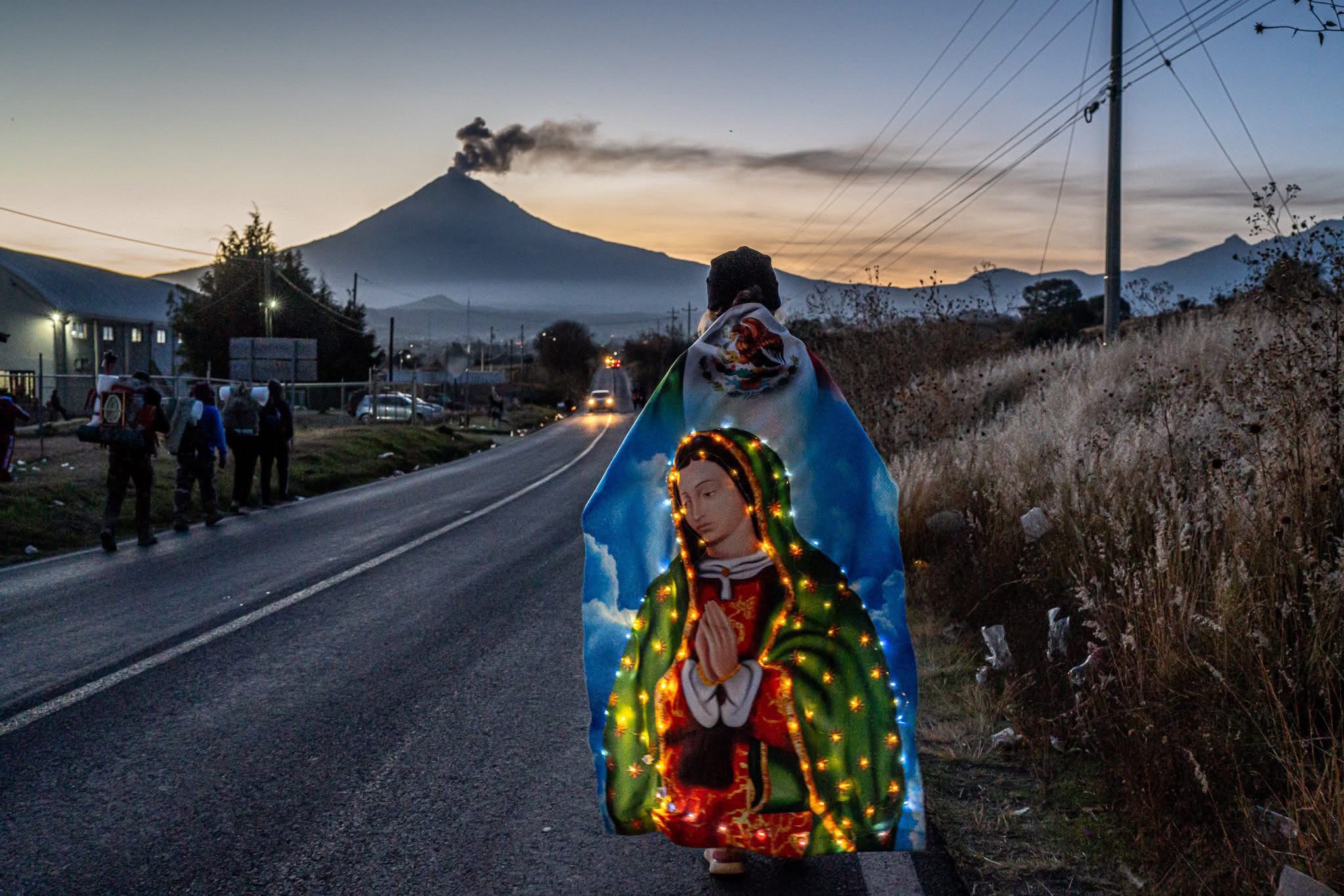 🙏 LA FE QUE MUEVE MONTAÑAS: LA MORENITA DEL TEPEYAC  CUMPLIRÁ 439 AÑOS Y LOS GUADALUPANOS CAMINAN PARA HONRARLA