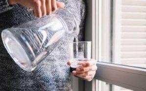 #Salud TOMAR AGUA EN EXCESO PUEDE SER PELIGROSO PARA TU…