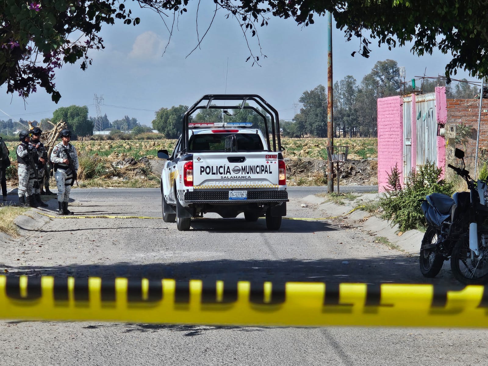 #Policiaca EJECUTAN A UN HOMBRE Y LESIONAN A OTRO ESTA MAÑANA EN VILLA SALAMANCA 400