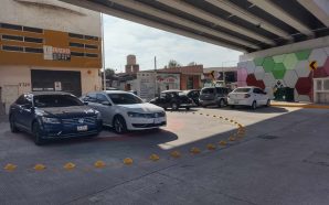 🫠🤔 #VozCiudadana USAN PUENTE HÉROES DE CANANEA COMO ESTACIONAMIENTO PARTICULAR;…