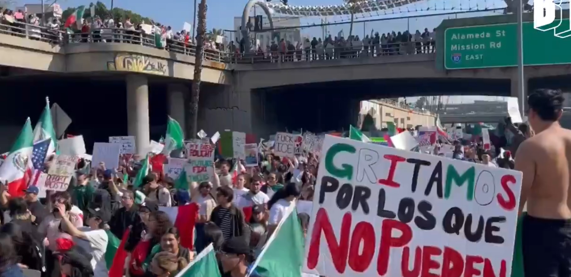 POR HACER FRENTE A DEPORTACIONES, MANIFESTANTES PRO-INMIGRANTES ILEGALES RESULTAN LESIONADOS, EN LOS ÁNGELES