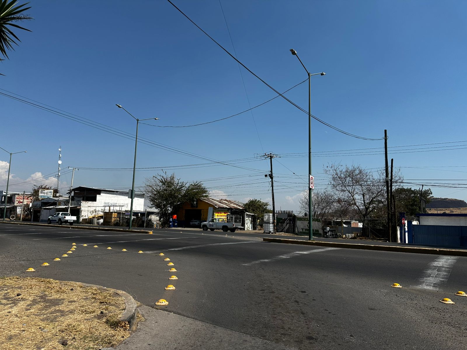 #Salamanca VECINOS DE LA COLONIA HUMANISTA 1 PIDEN PUENTE ELEVADO, CONSIDERAN UN RIESGO CRUZAR LA CARRETERA