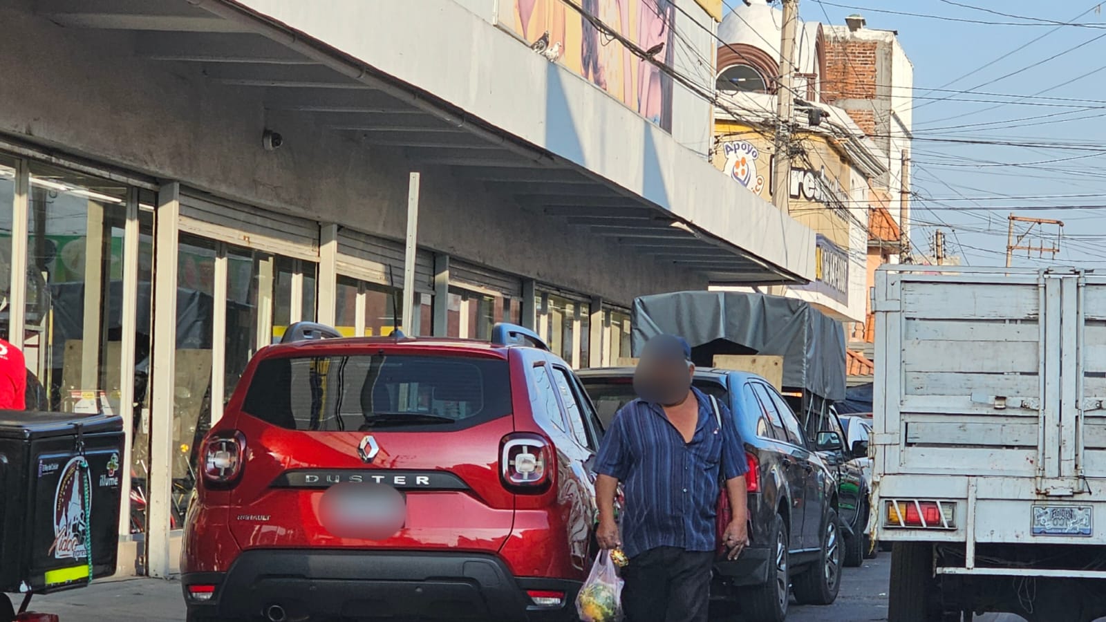 #Salamanca RETIRAN SEÑALIZACIÓN DE ESTACIONAMIENTO PARA PERSONAS CON DISCAPACIDAD EN PERIFERIA DEL MERCADO TOMASA ESTEVES