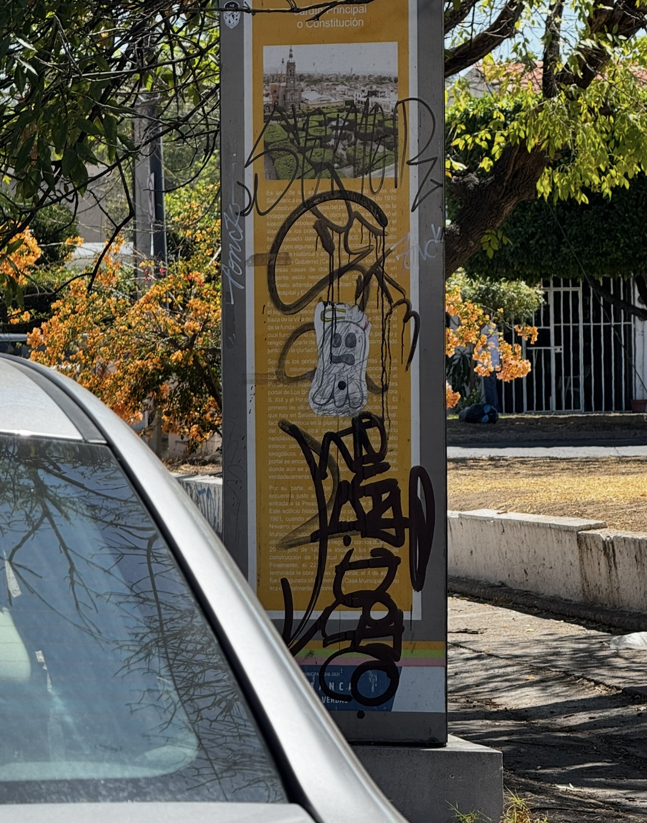 😡😡TÓTEMS HISTÓRICOS DE SALAMANCA, DESTROZADOS POR EL VANDALISMO