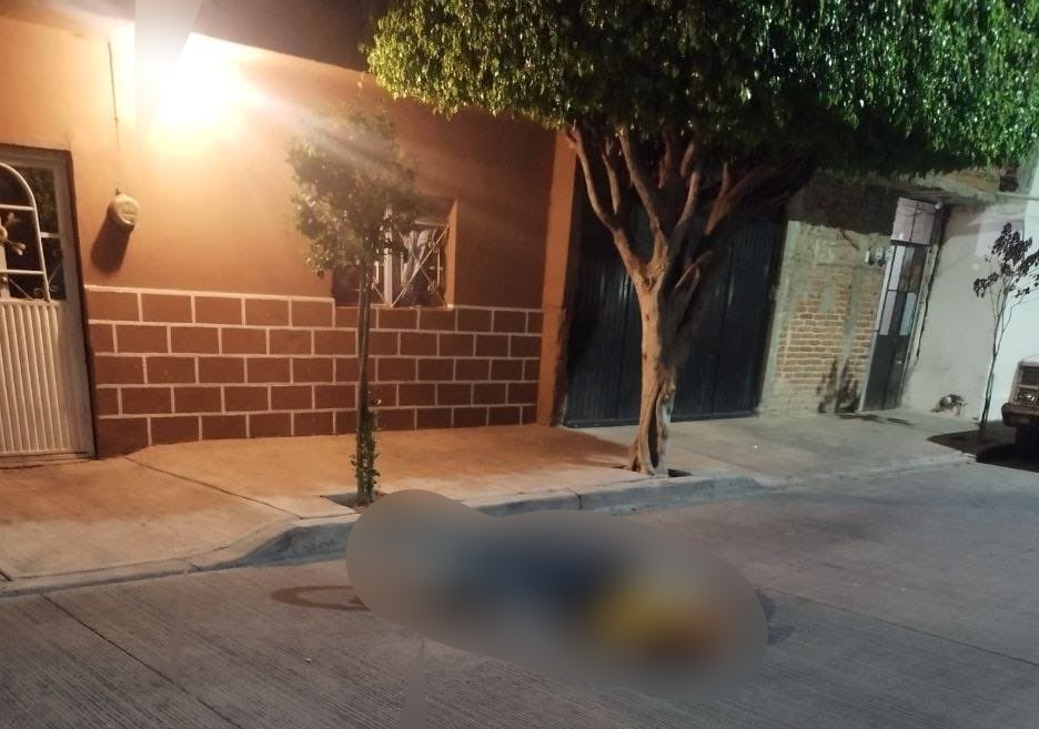 ASESINAN A HOMBRE EN PLENA CALLE DE LA COLONIA SAN ANTONIO EN #CELAYA