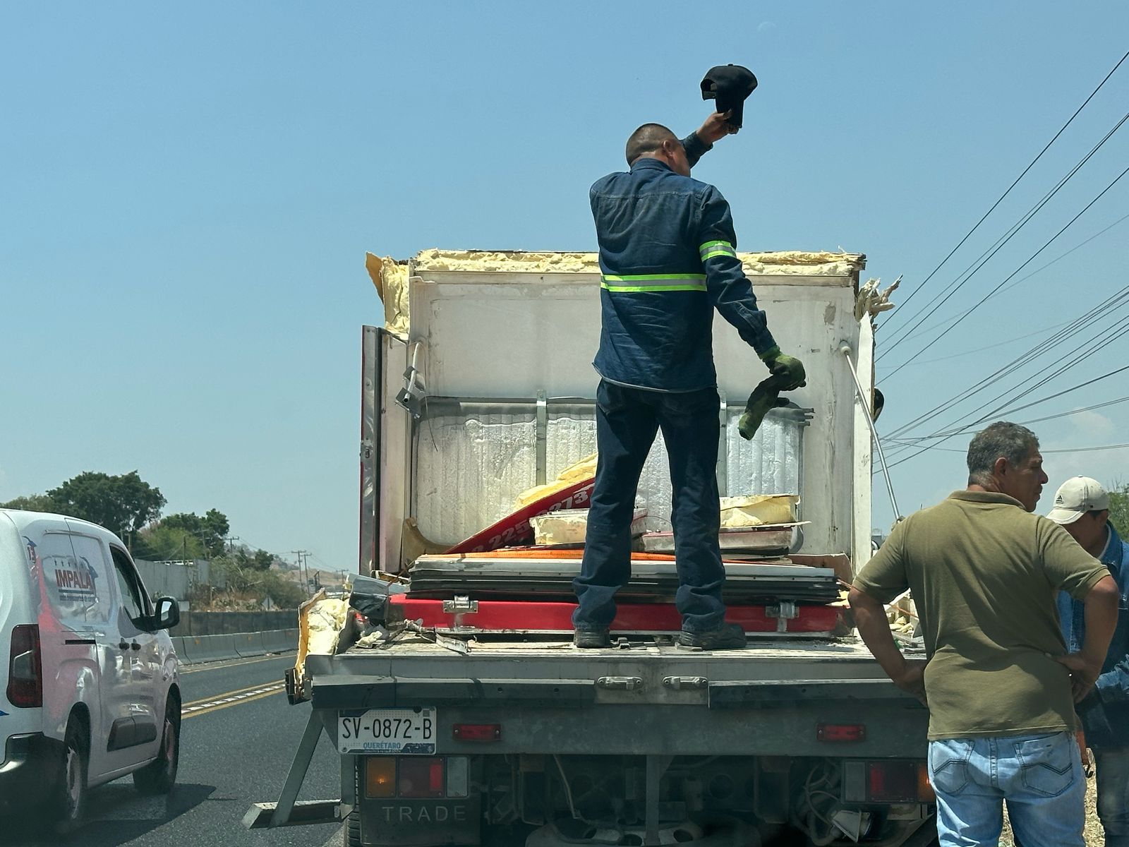 #Salamanca ACCIDENTE EN EL LIBRAMIENTO SUR DE SALAMANCA DEJA DOS HERIDOS Y DAÑOS MATERIALES
