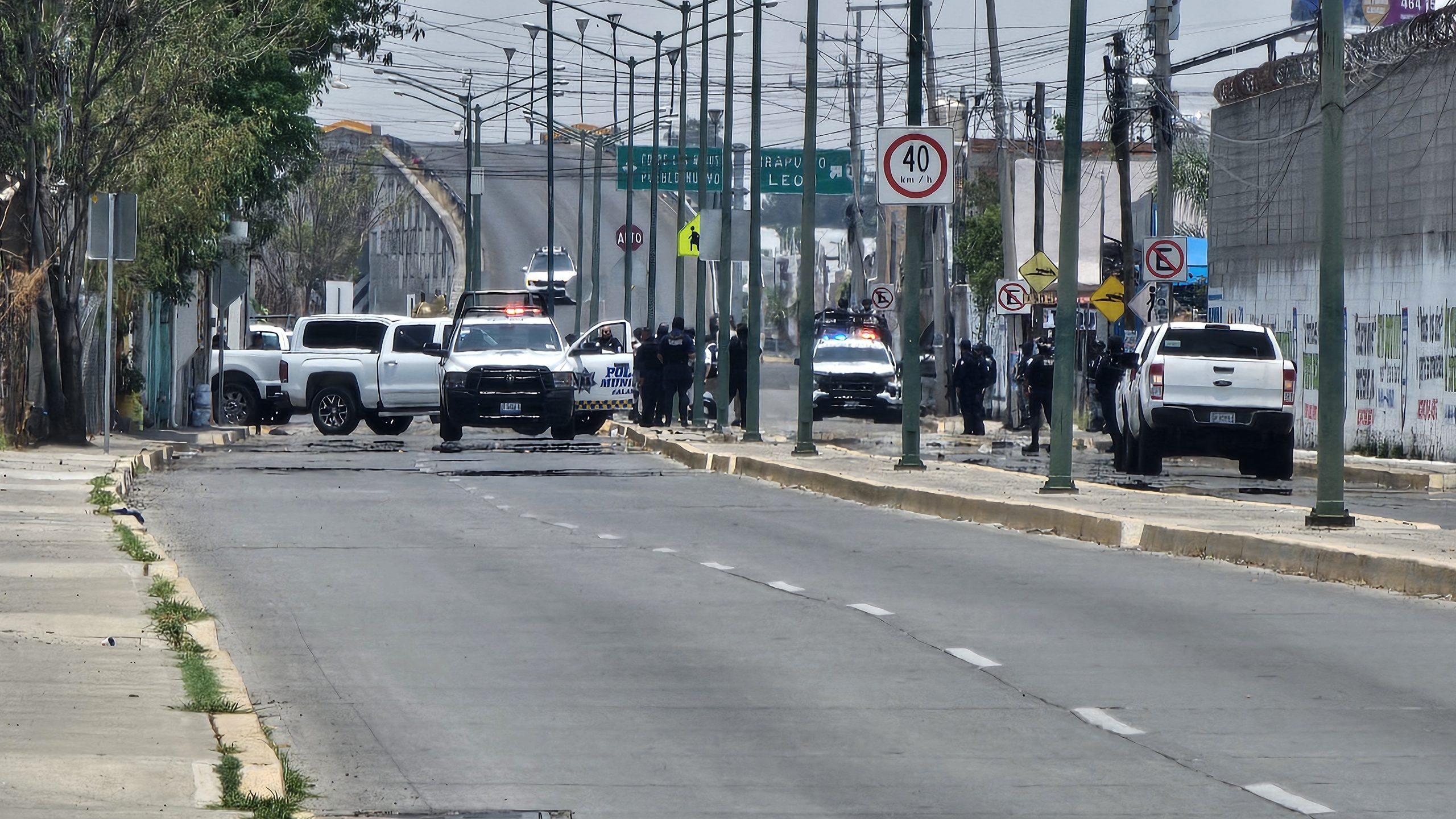 #Salamanca PRESUNTO EXPLOSIVO CERCA DEL C4 PROVOCA EVACUACIÓN DE ESCUELAS Y FUERTE OPERATIVO 