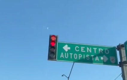 #Salamanca CIUDADANOS DENUNCIAN MAL FUNCIONAMIENTO DEL SEMÁFORO EN COLONIA LAS REINAS