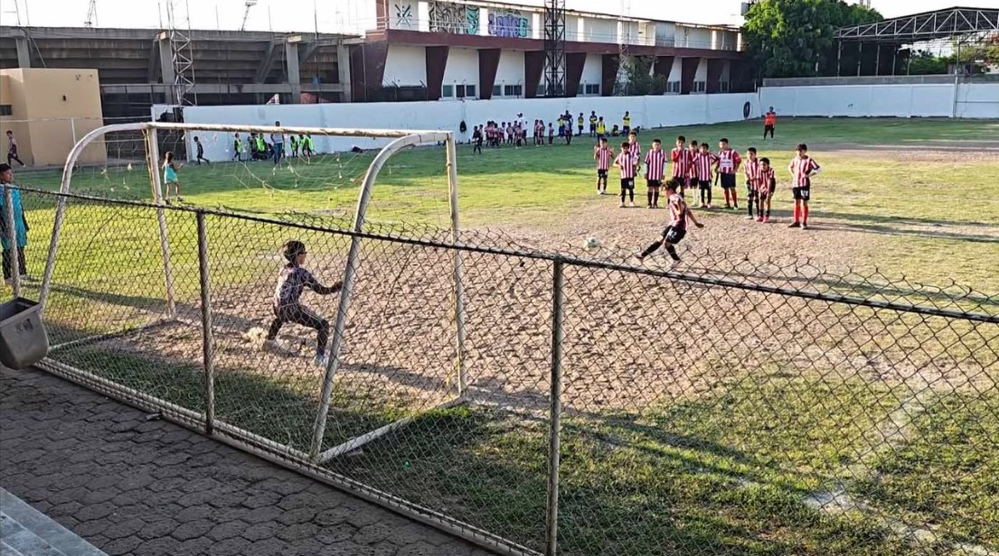 #Salamanca #Deporte CHIVAS SE CORONA CAMPEÓN FRENTE A ÁGUILAS SAL EN LA LIGA PETROLERA