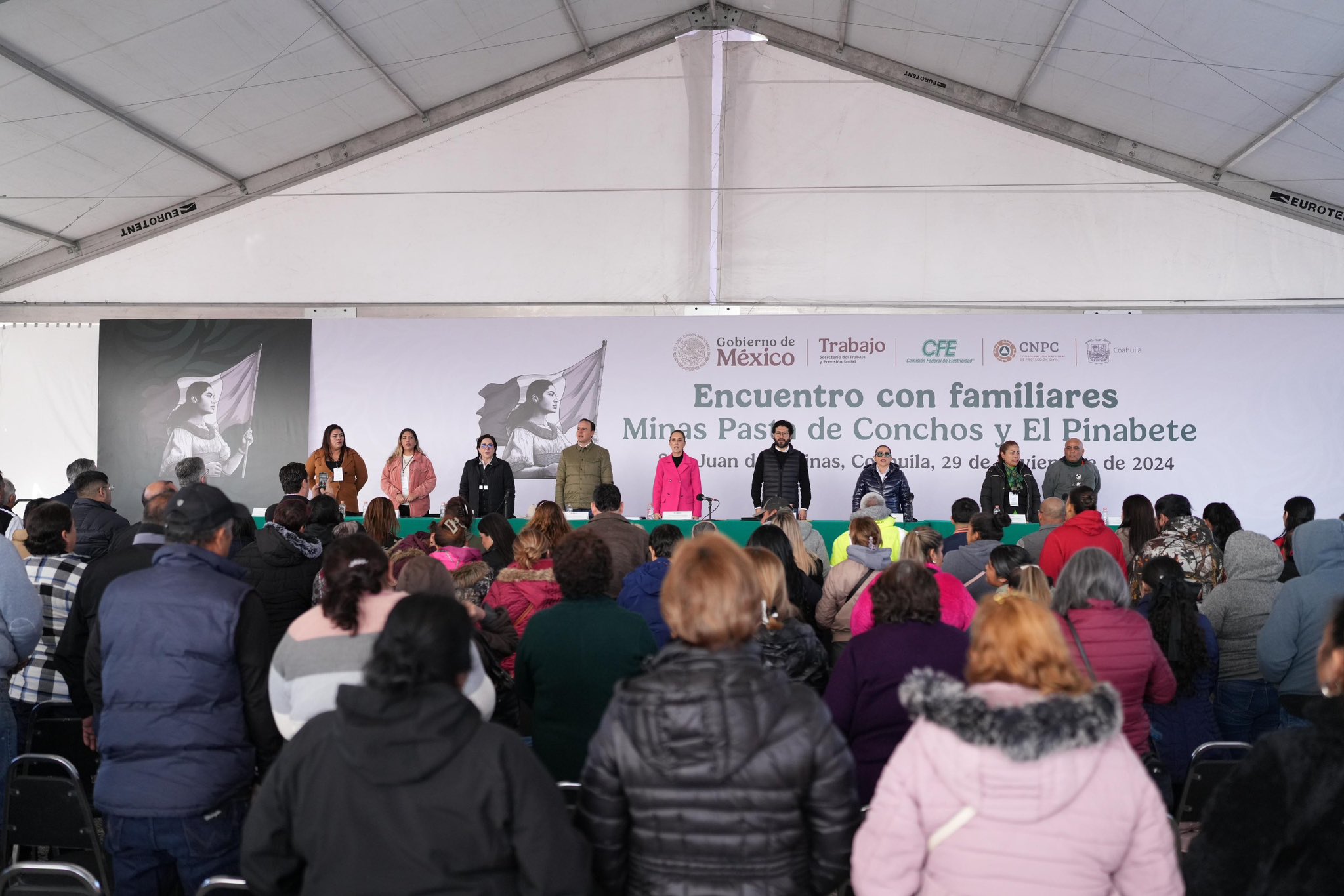 #Nacional “NO VAMOS A PARAR HASTA RESCATARLOS A TODOS”: SHEINBAUM SE REÚNE CON FAMILIARES DE MINEROS EN COAHUILA